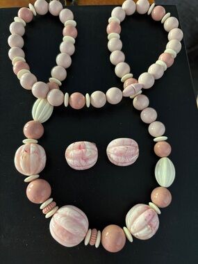 1988 burst Pink Marbled Bead Necklace and Clip-On Earring Set